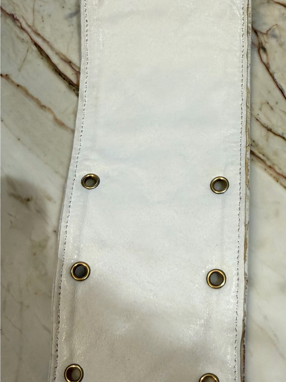 CHANEL White Quilted Leather Waist Belt with Gold CC Plaque - Picture 7 of 17